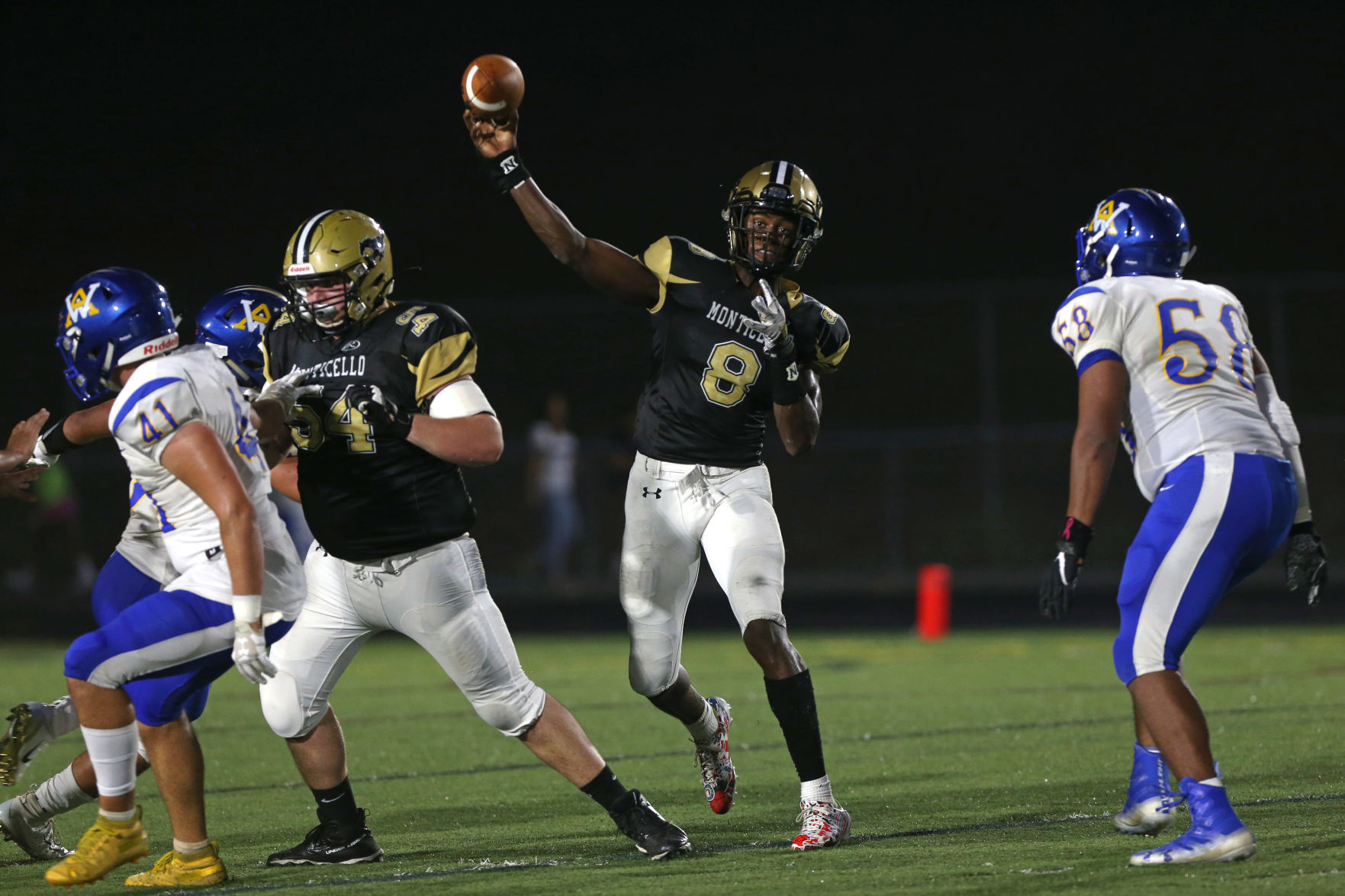 20190928_cdp_sports_monticellofootball021.JPG